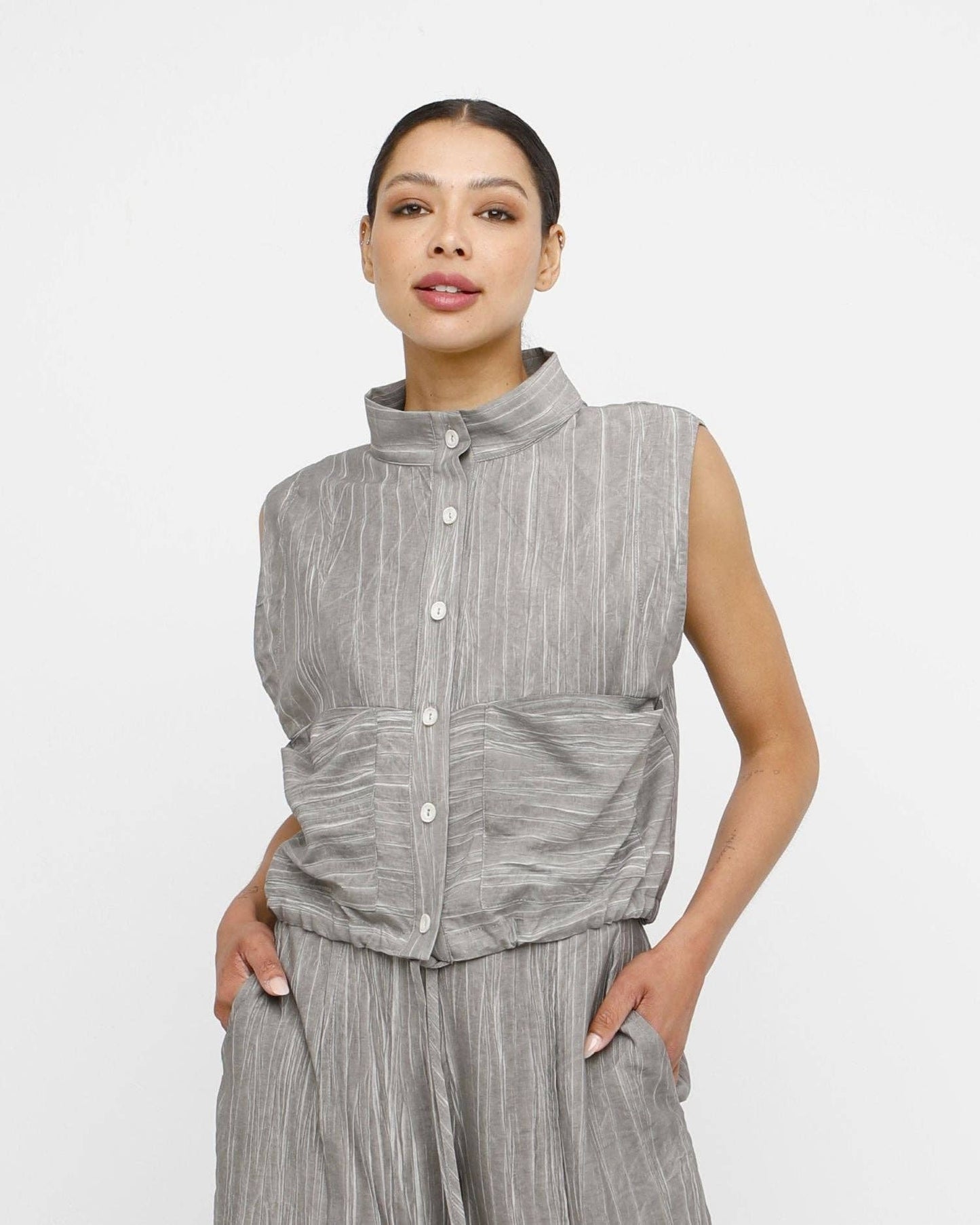 Ozai N Ku Oran Vest, Taupe: Taupe / L (US 10-12)