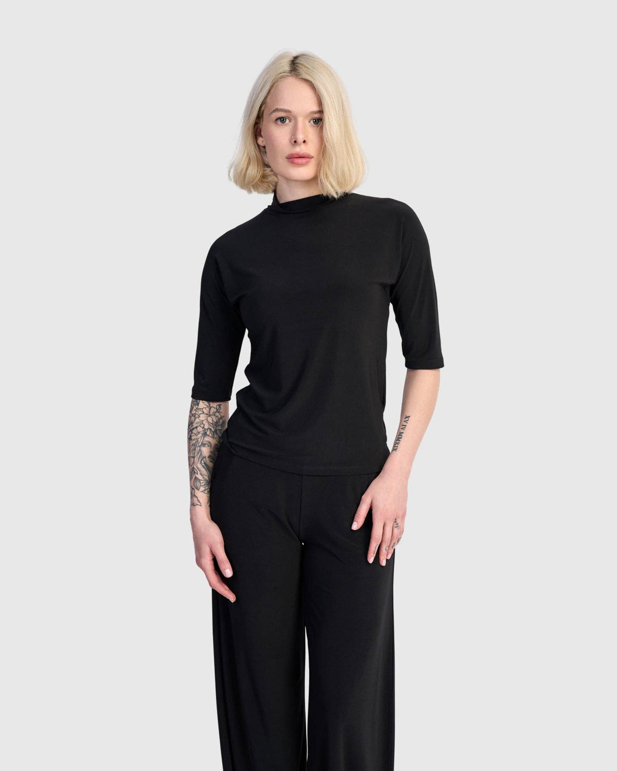 Essential Slinky Mockneck Tee, Black: BLACK / 2 (US 8-10)