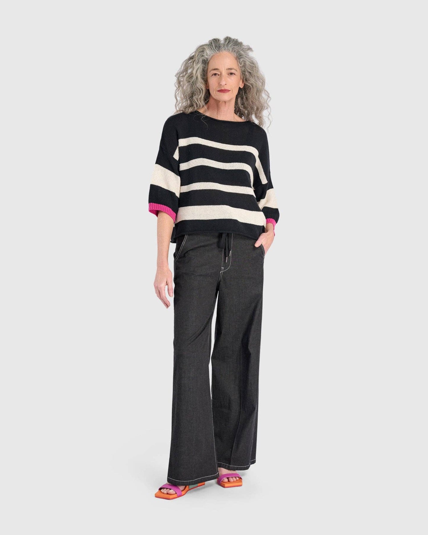 Washed Wide Leg Stretch Jeans, Jet: Jet / 1 (US 6-8)