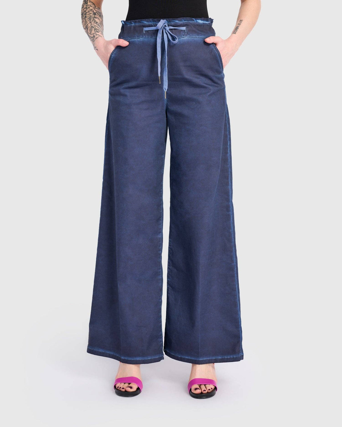 Washed Wide Leg Stretch Jeans, Navy: NAVY / 2 (US 8-10)