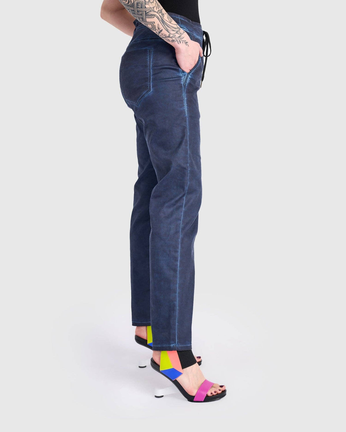 Washed Iconic Stretch Jeans, Navy: NAVY / 4 (US 12-14)