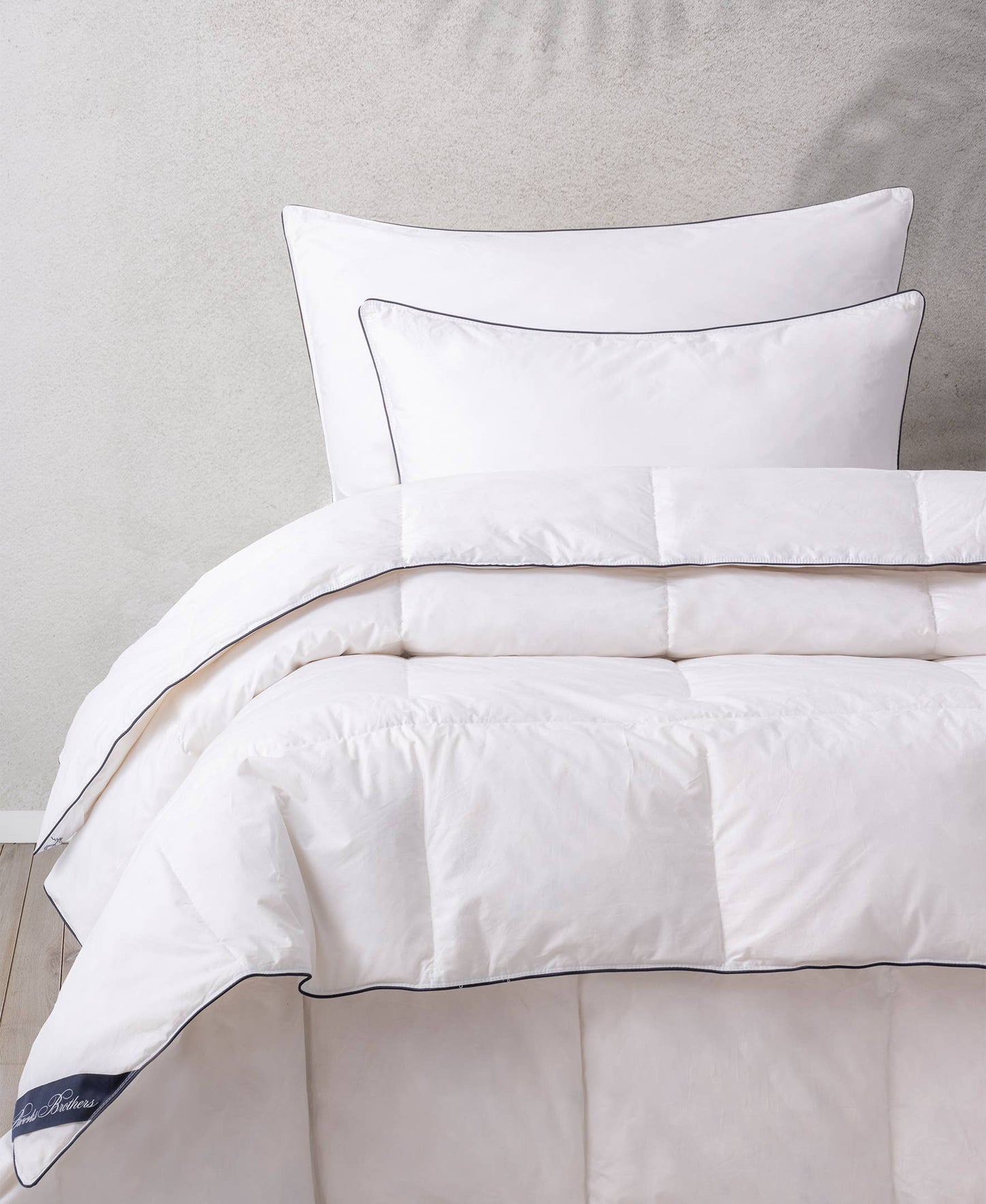 Brooks Brothers Goose Down / Feather Comforter: Queen