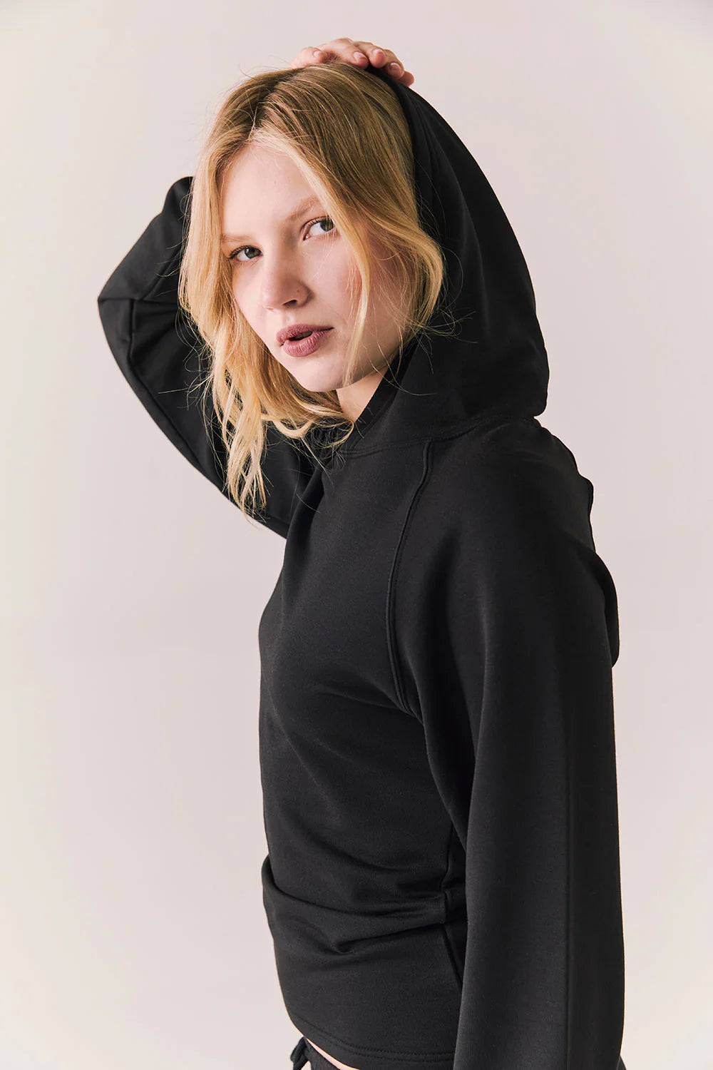 Providence Black Hoodie CWA606 - CHASER
