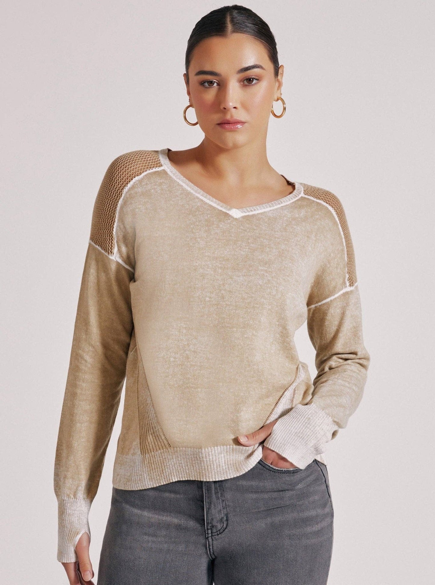 V Neck Huntress Sweater - Blanc Noir