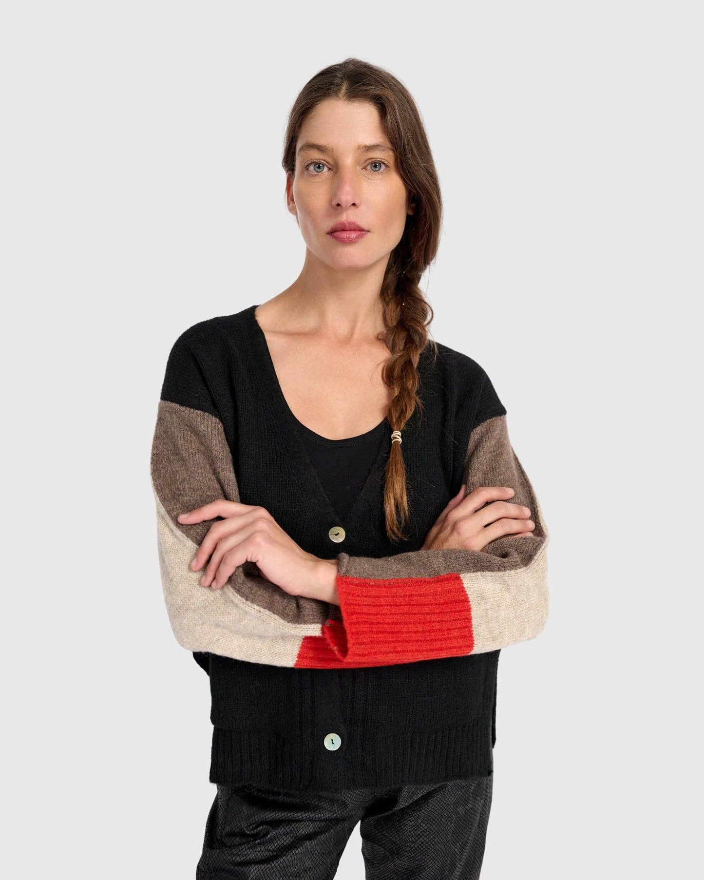 Finch Cardigan, Black/Hazelnut: MIX / ONE SIZE