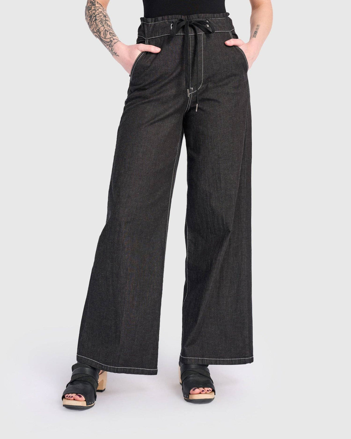 Washed Wide Leg Stretch Jeans, Jet: Jet / 3 (US 10-12)