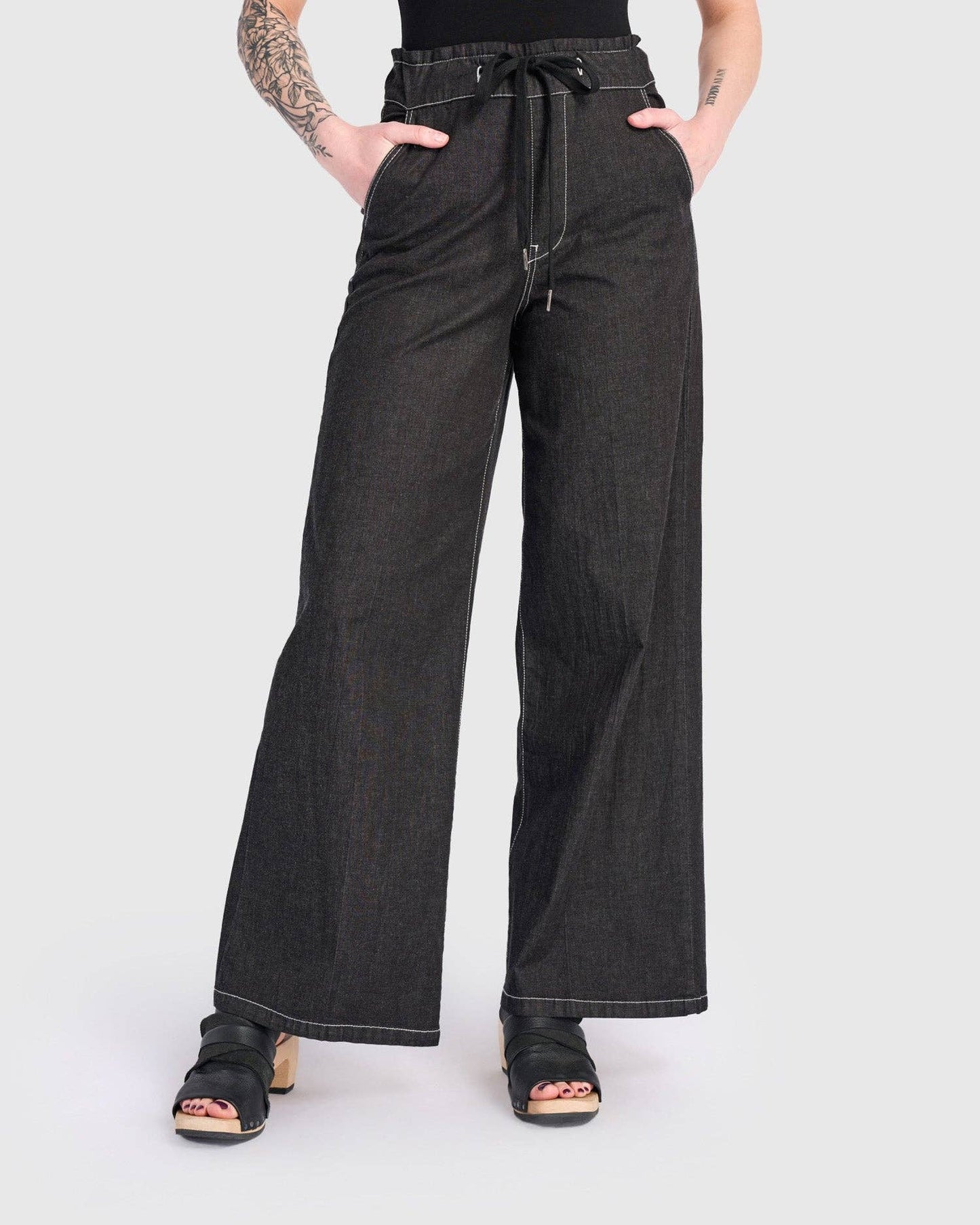 Washed Wide Leg Stretch Jeans, Jet: Jet / 1 (US 6-8)