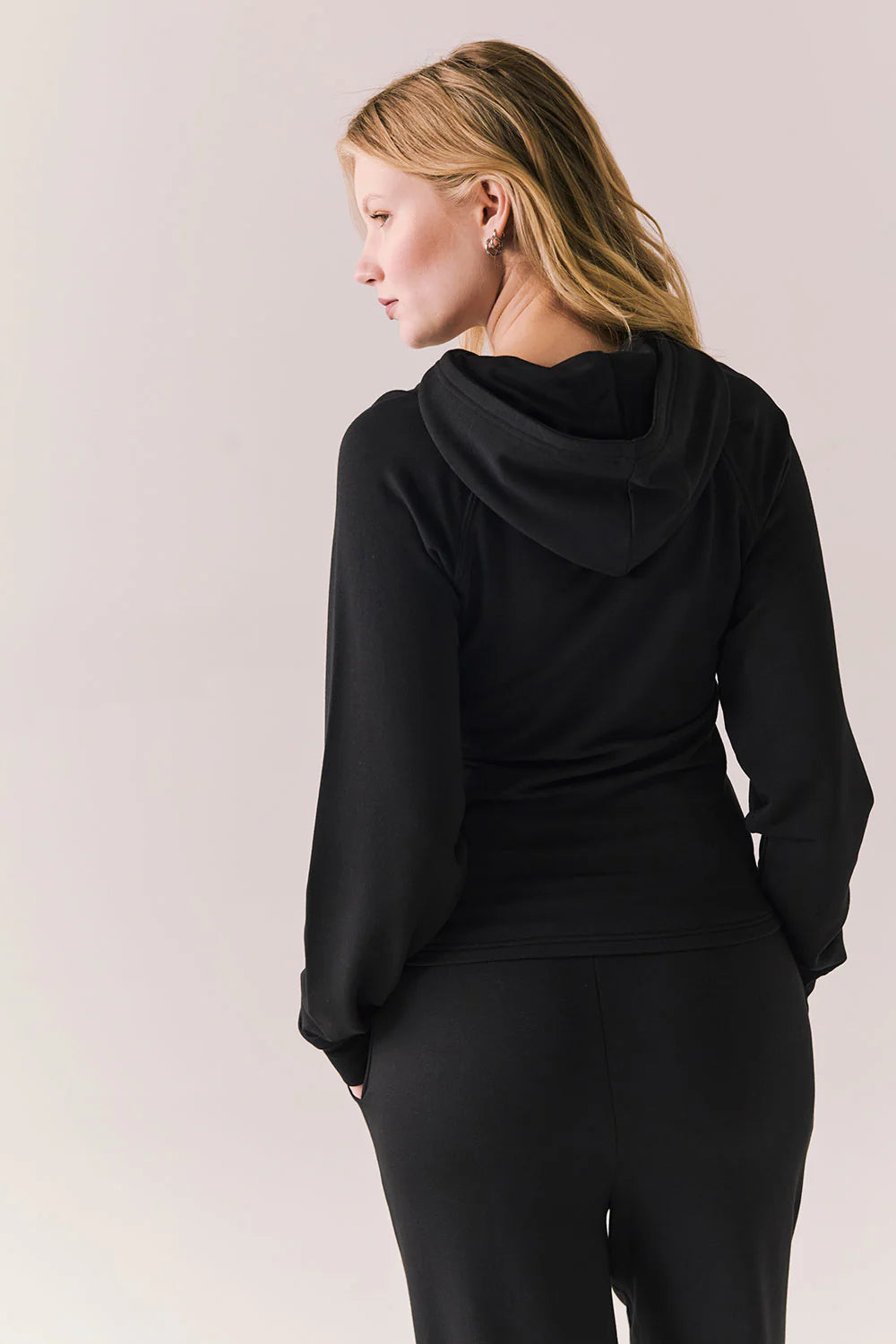 Providence Black Hoodie CWA606 - CHASER