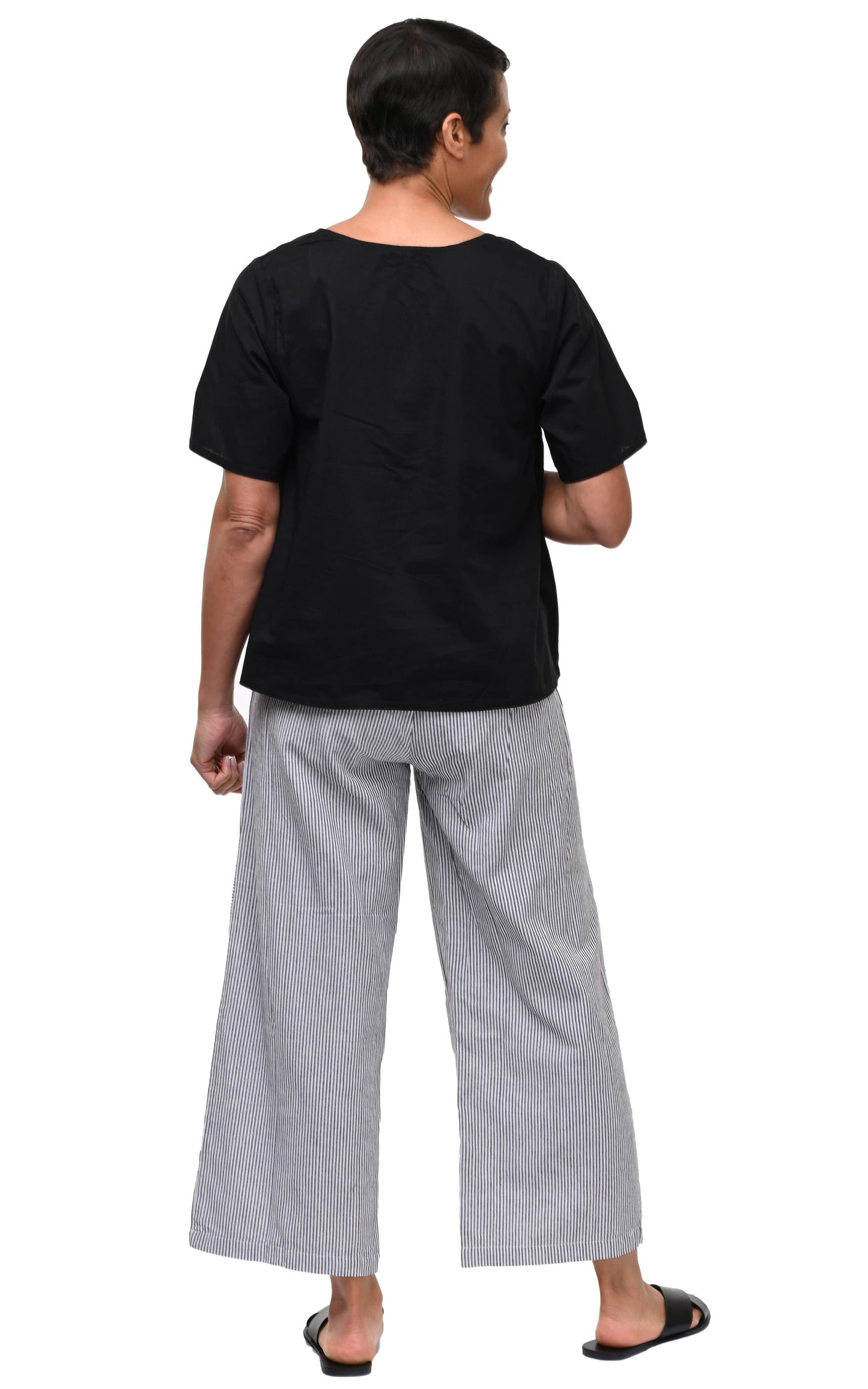 CV404 Carmella Pullover in Black*: Black / M