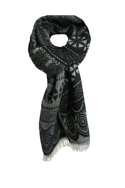 Snowflake Intarsia Blanket Wrap: Black / One Size