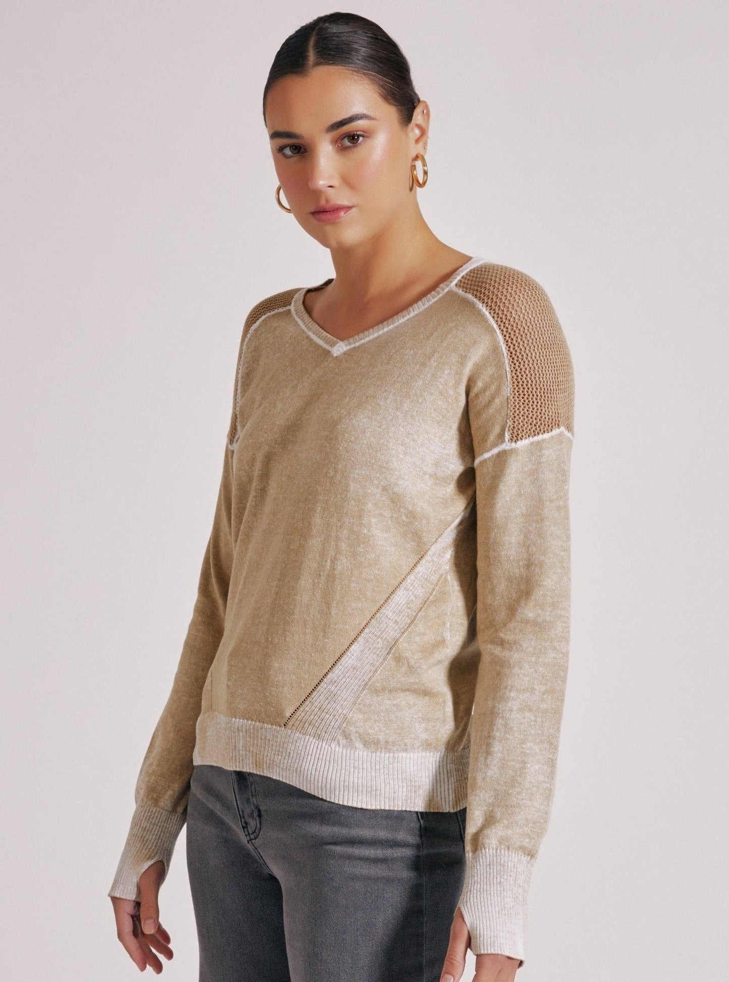 V Neck Huntress Sweater - Blanc Noir