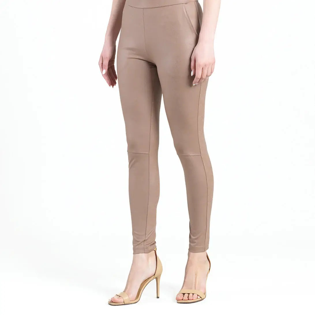 PT22L - Liquid Leather ™ Sheen Skinny Pocket Pant: Black / L