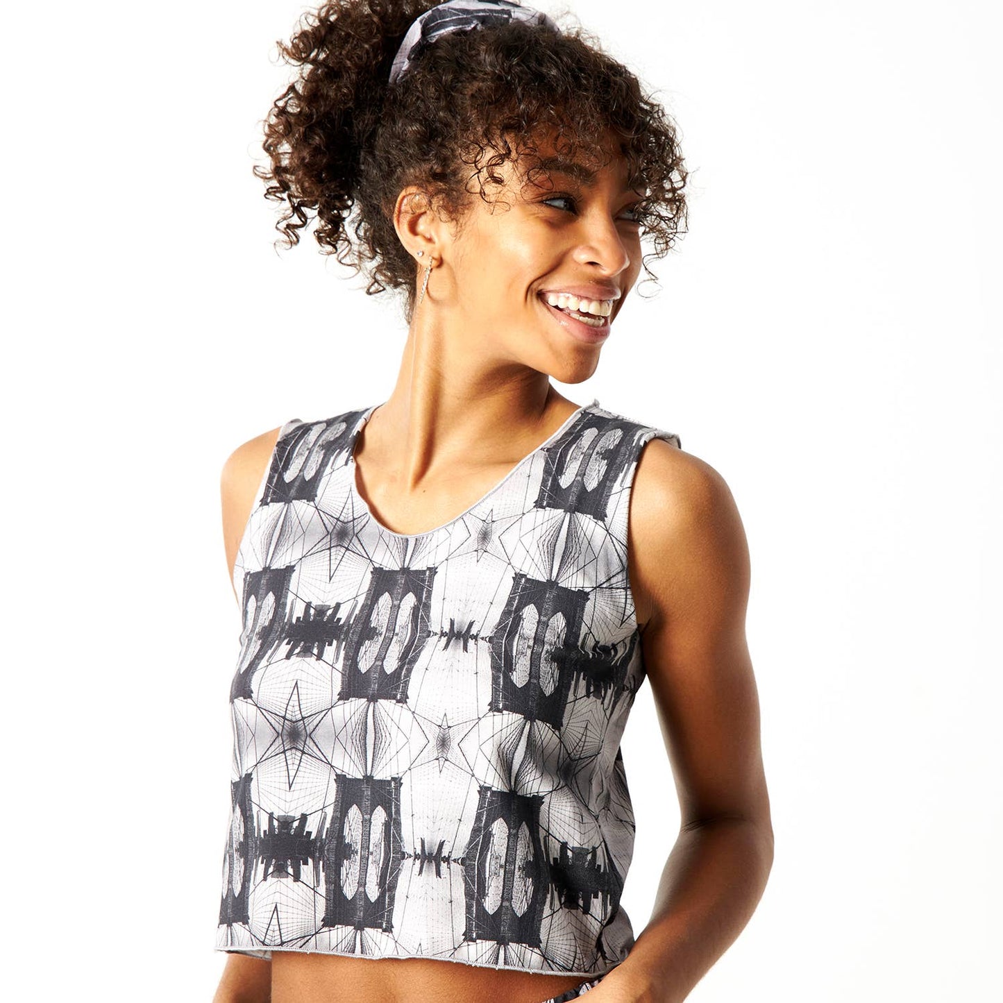 Babs Sleeveless Stretchy Crop Top - Brooklyn Bridge Print: S