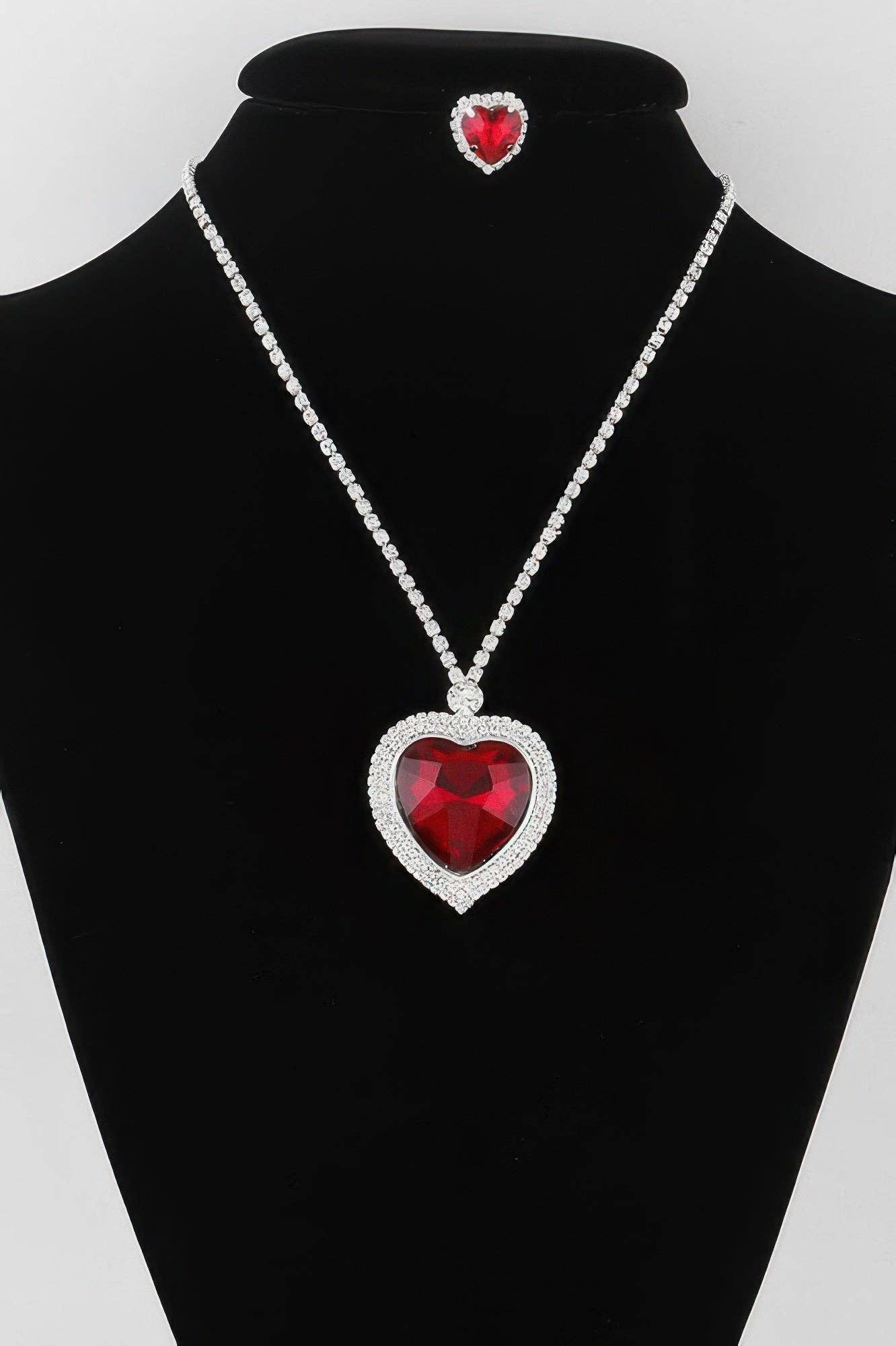 STUYVESANT Jeweled Crystal Heart Necklace: NYFW BYMANYC ® New York: Silver Clear
