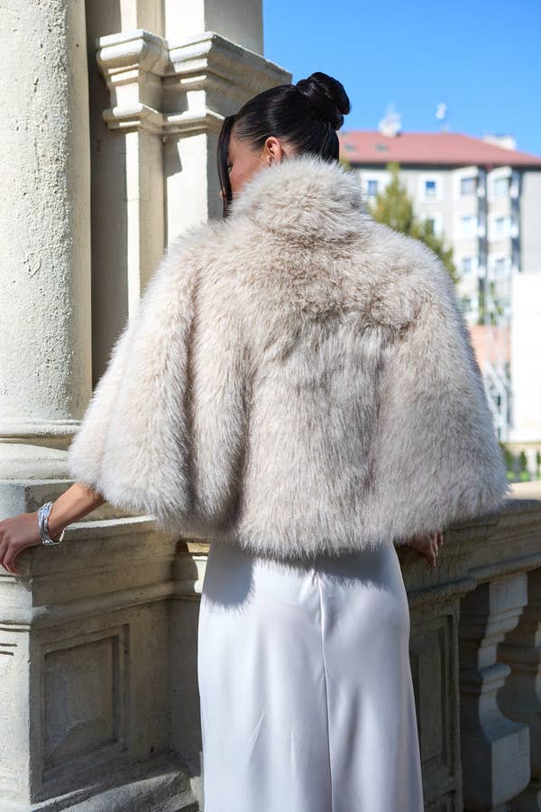 Party Fur Capelet Topper