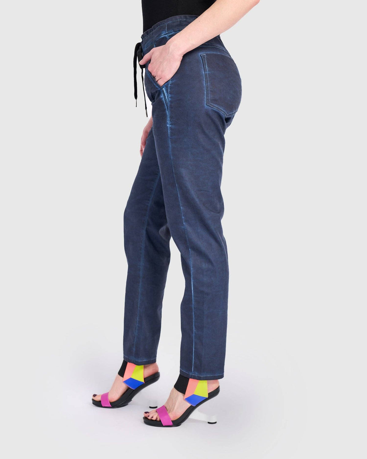 Washed Iconic Stretch Jeans, Navy: NAVY / 4 (US 12-14)