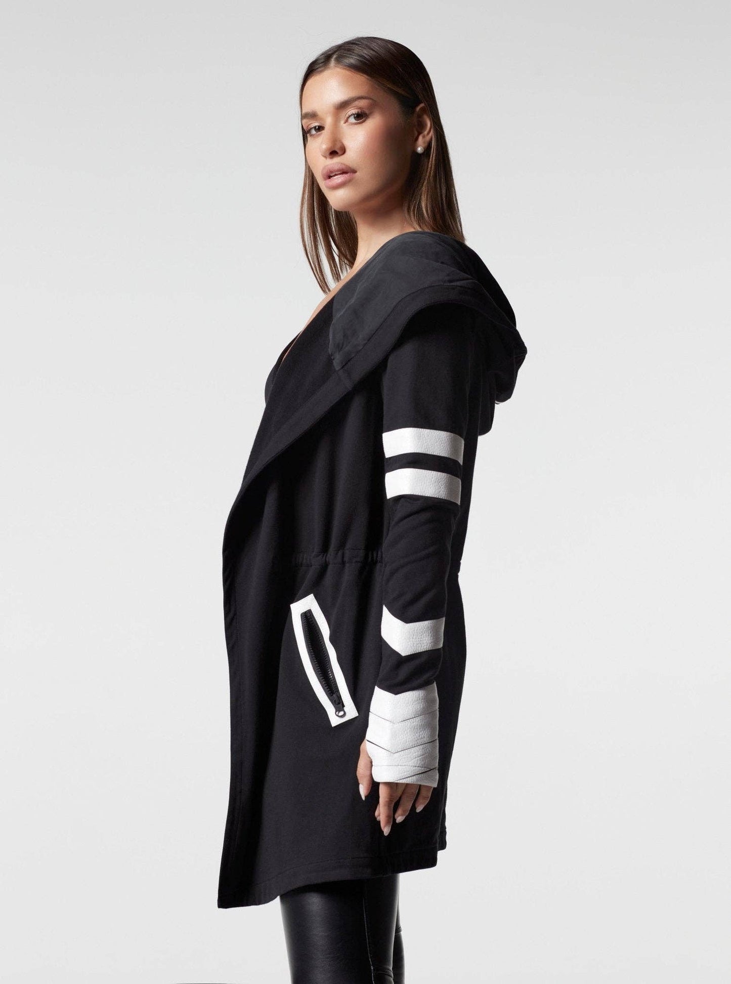 Maitri Traveler Jacket - Black/White (JLS): Black/White / L
