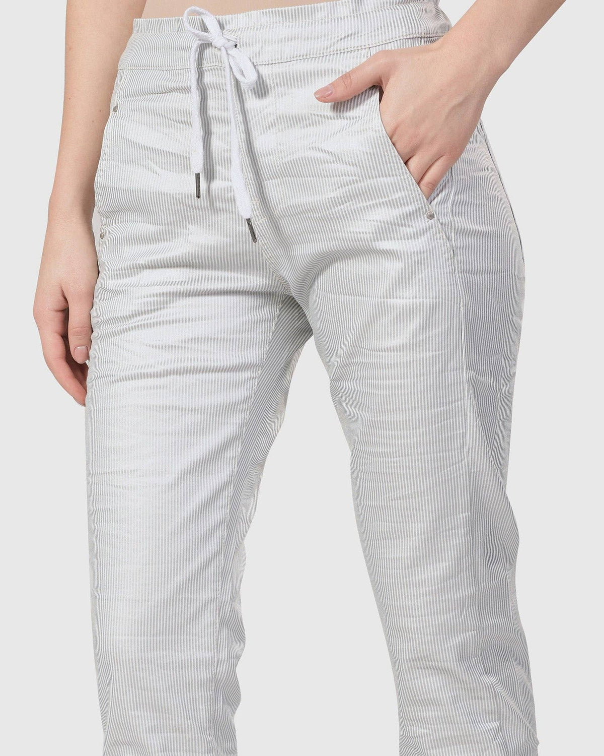 Pinstripe Iconic Stretch Jeans, Silver/white: Silver / 4 (US 12-14)