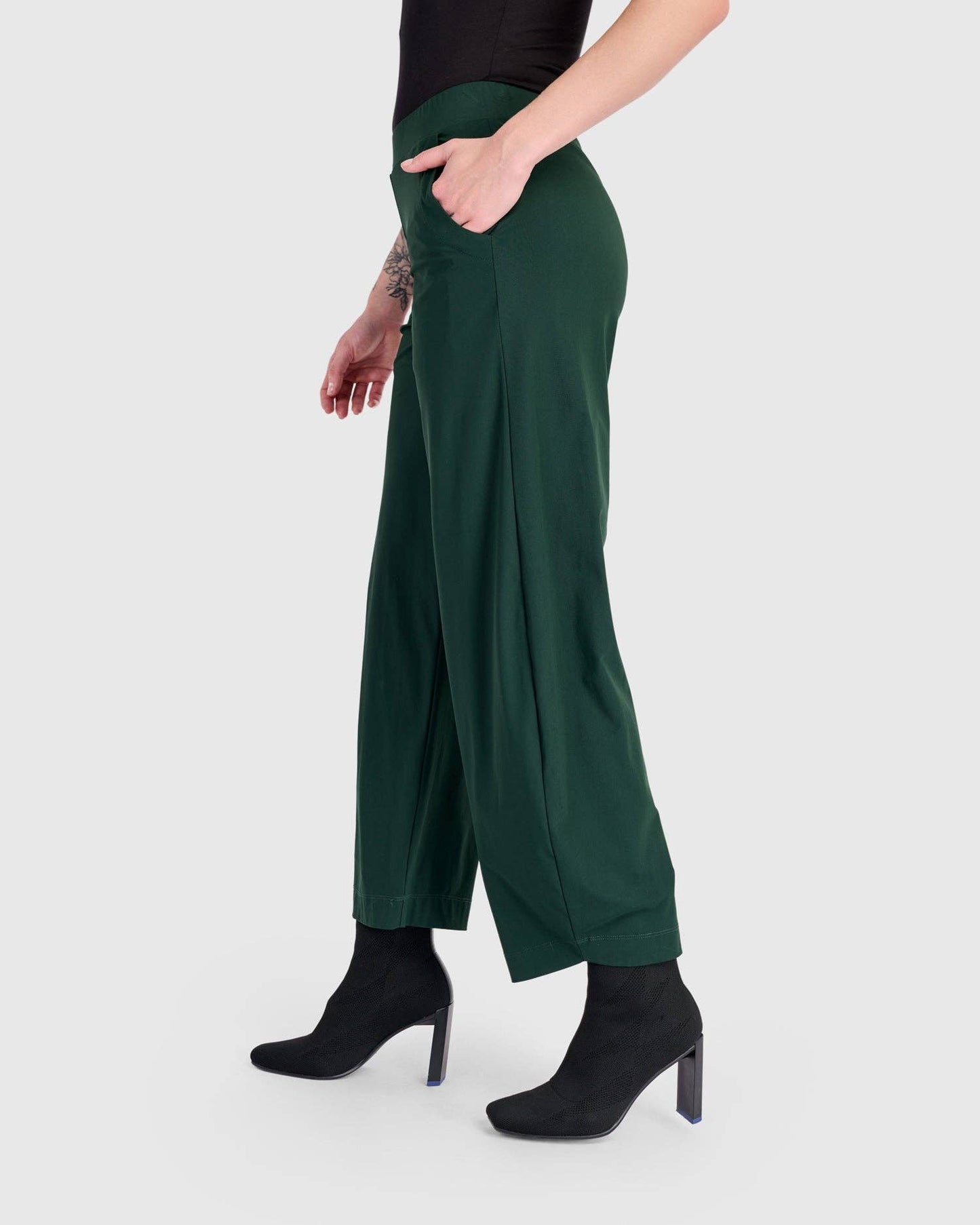 Essential Tekbika Flow Pants, Forest: Forest / 4 (US 12-14)