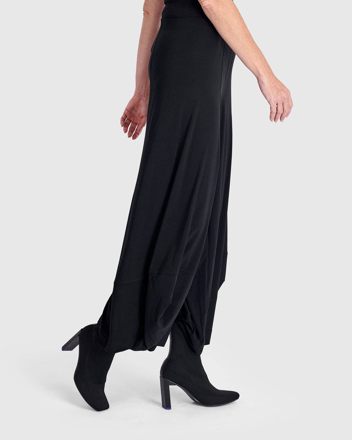 Essential Slinky Punto Pants, Black: BLACK / 4 (US 12-14)