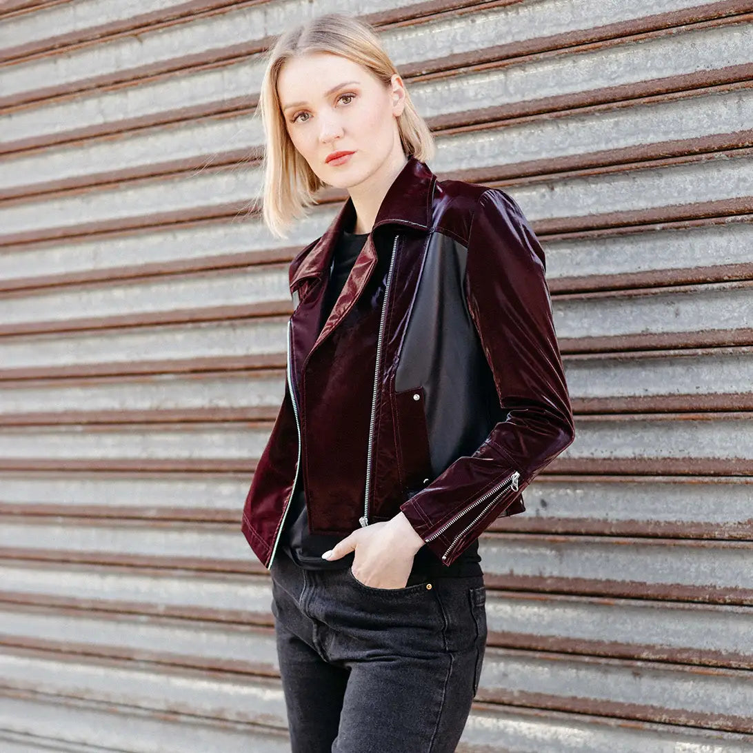 JK225H -Vinyl, Liquid Leather ™ Panel Zip Cuff Pocket Jacket: Black / L