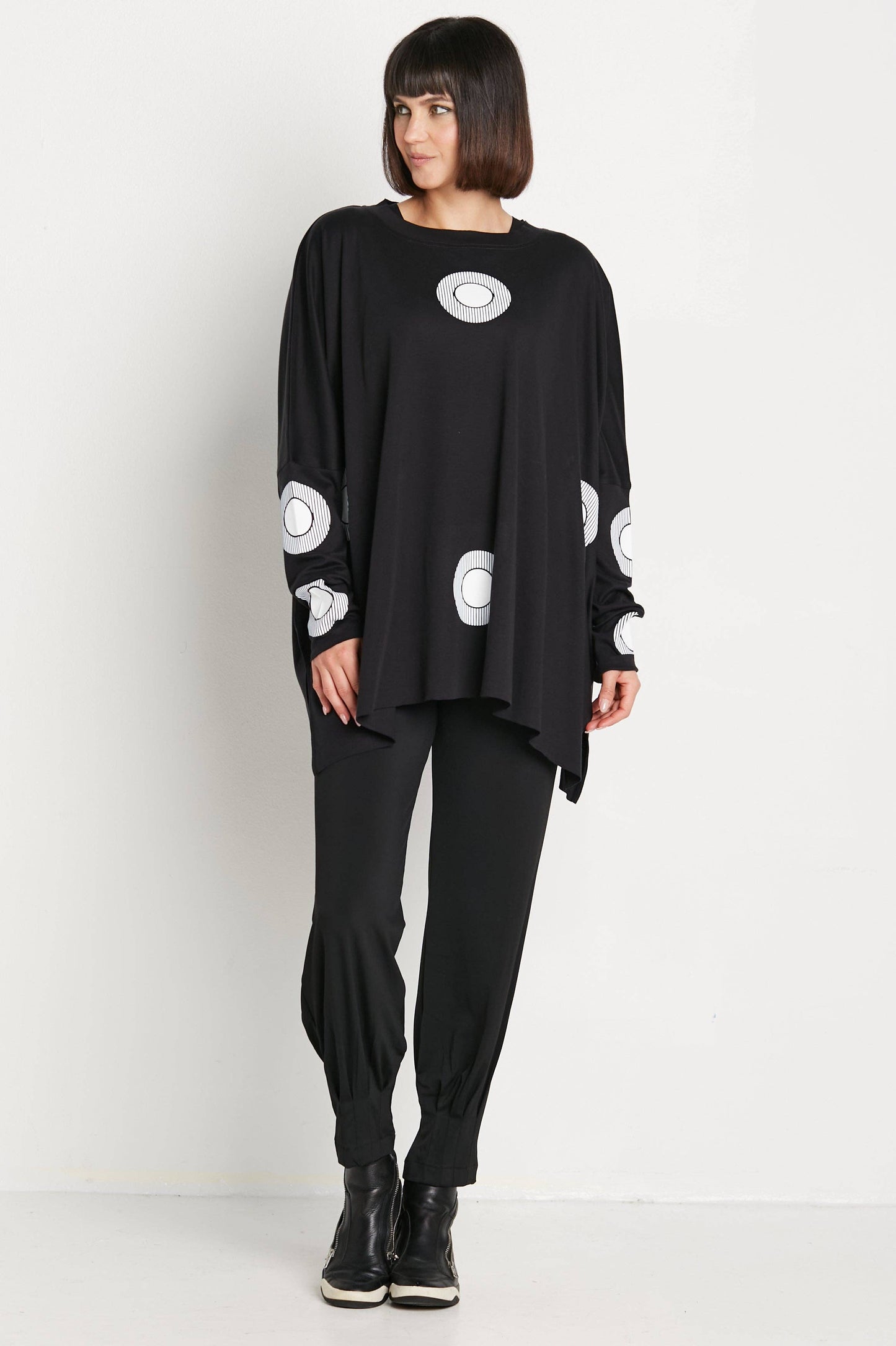 Pima Cotton Spotlight Oversized Crew Swing Tee - Black/White: Black/White