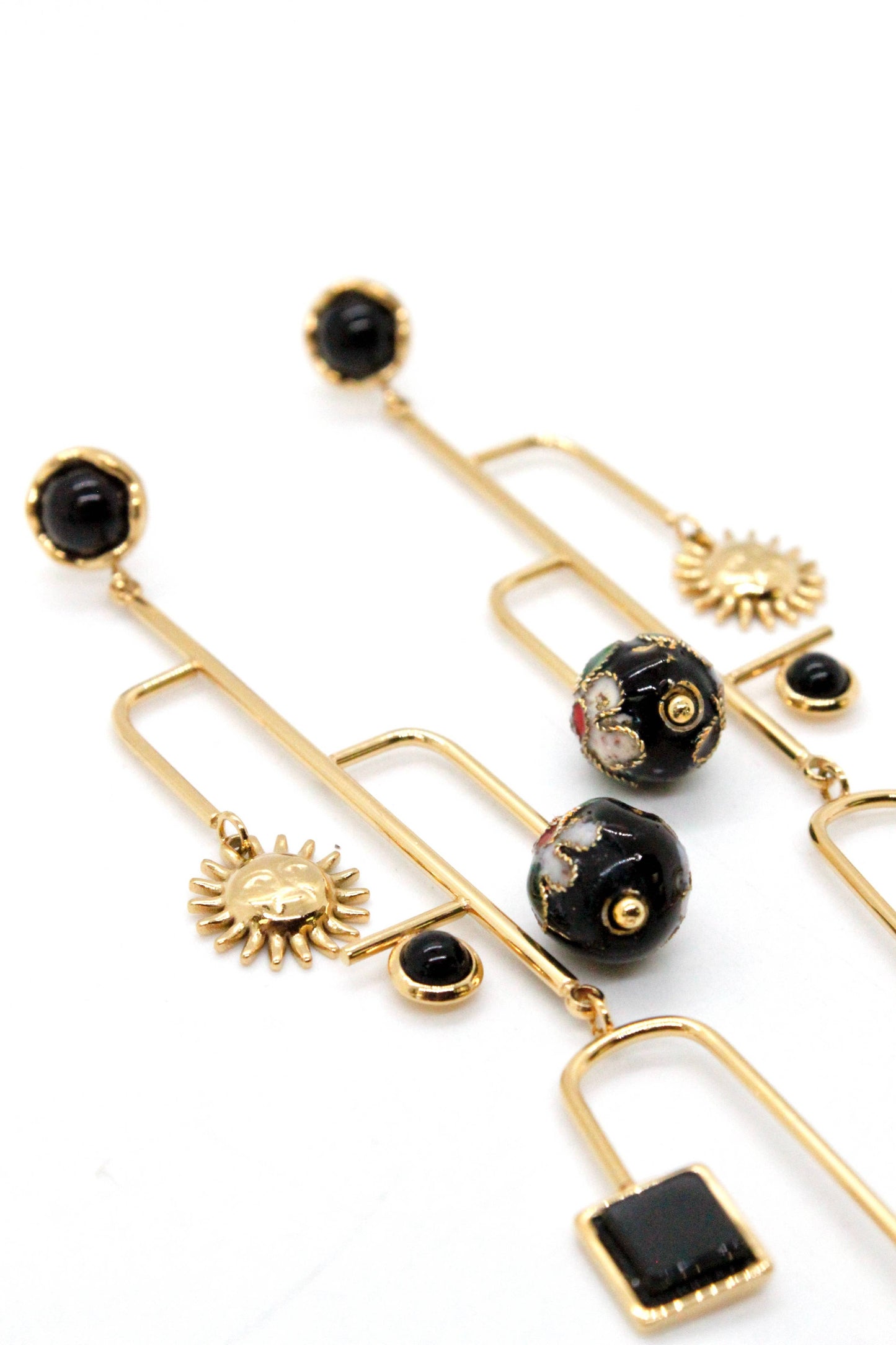 Museum Style Sun and Pepper Mobile Earrings - E4-306