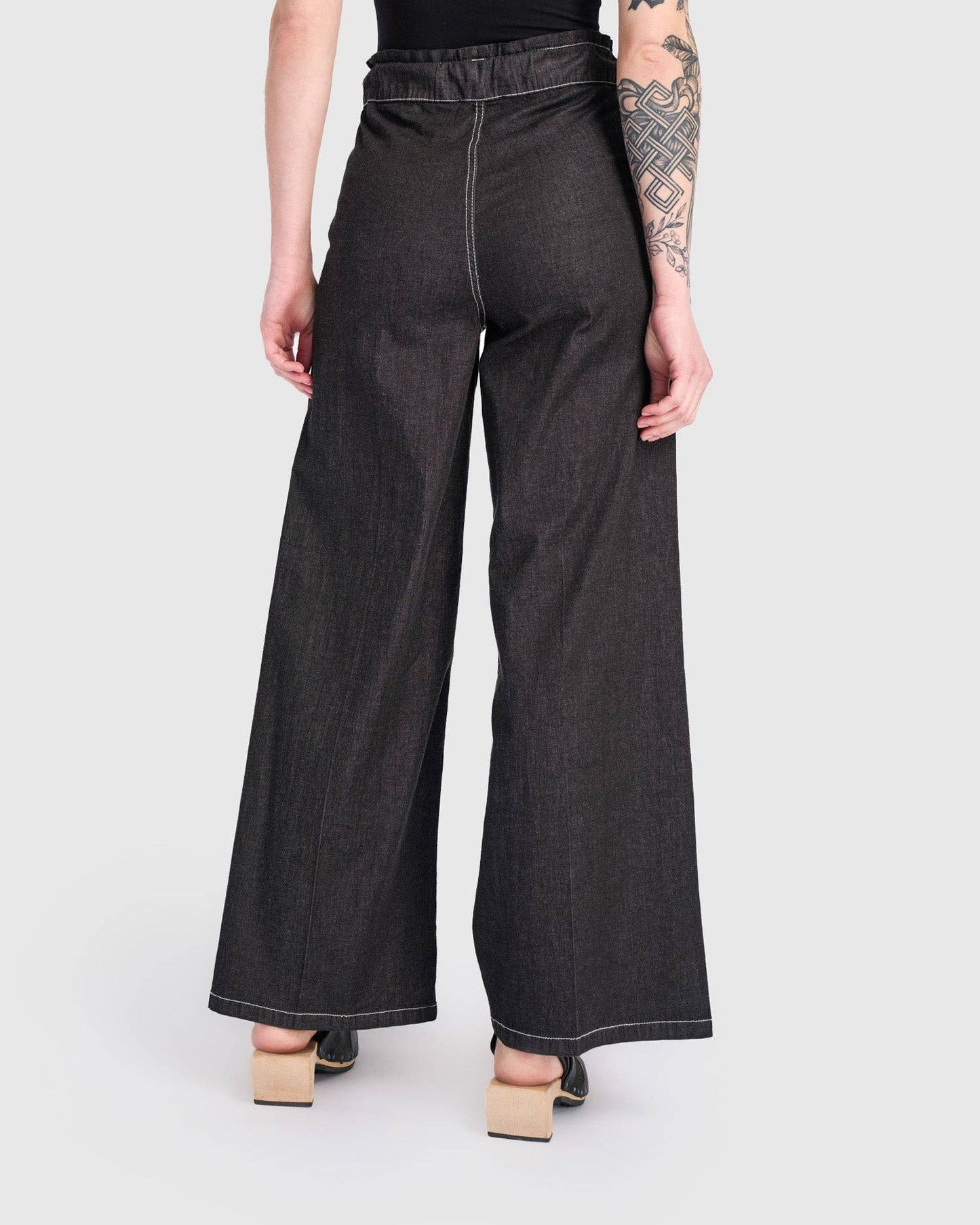 Washed Wide Leg Stretch Jeans, Jet: Jet / 1 (US 6-8)
