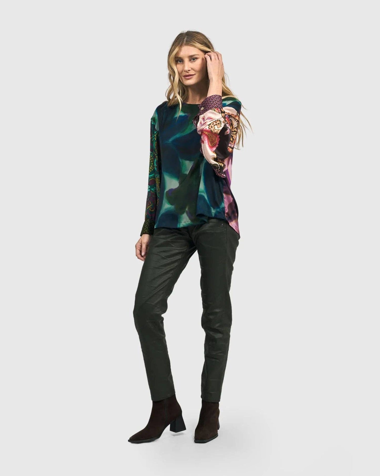 Coated Iconic Stretch Jeans, Forest: Forest / 1 (US 6-8)