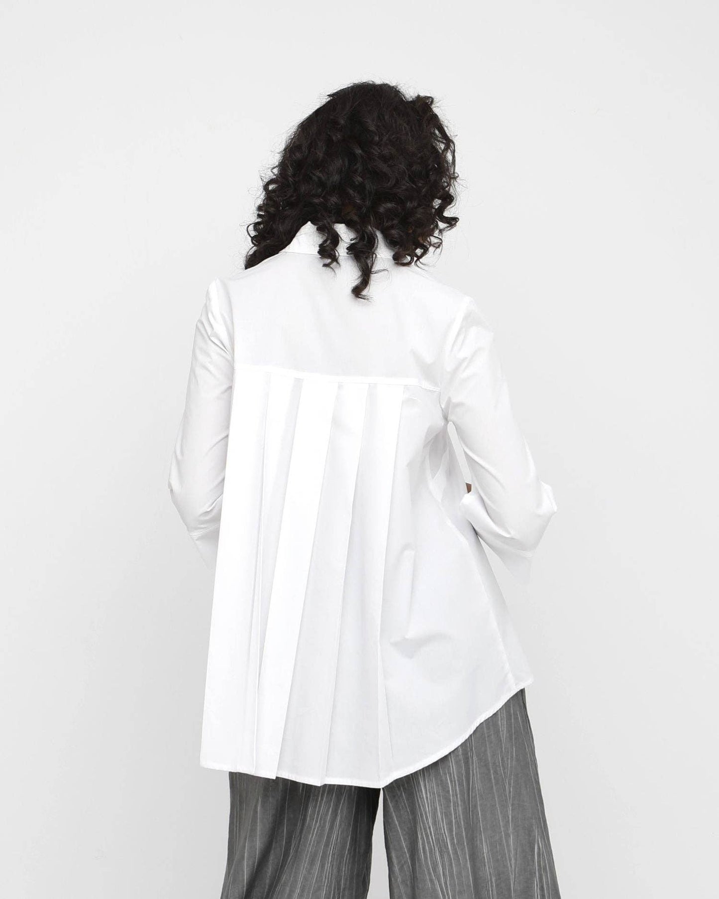 Ozai N Ku Aire Pleat Back Shirt, White: White / S (US 6-8)