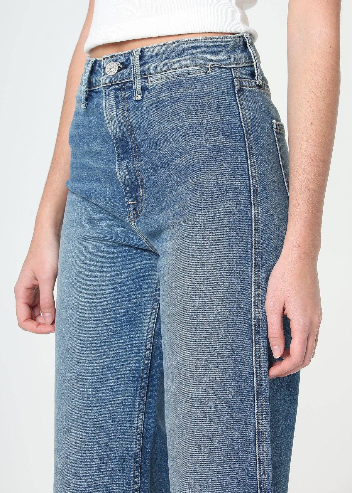 Queen High Rise Crop Wide Leg Jean - Lawrence Wash: Lawrence / 25