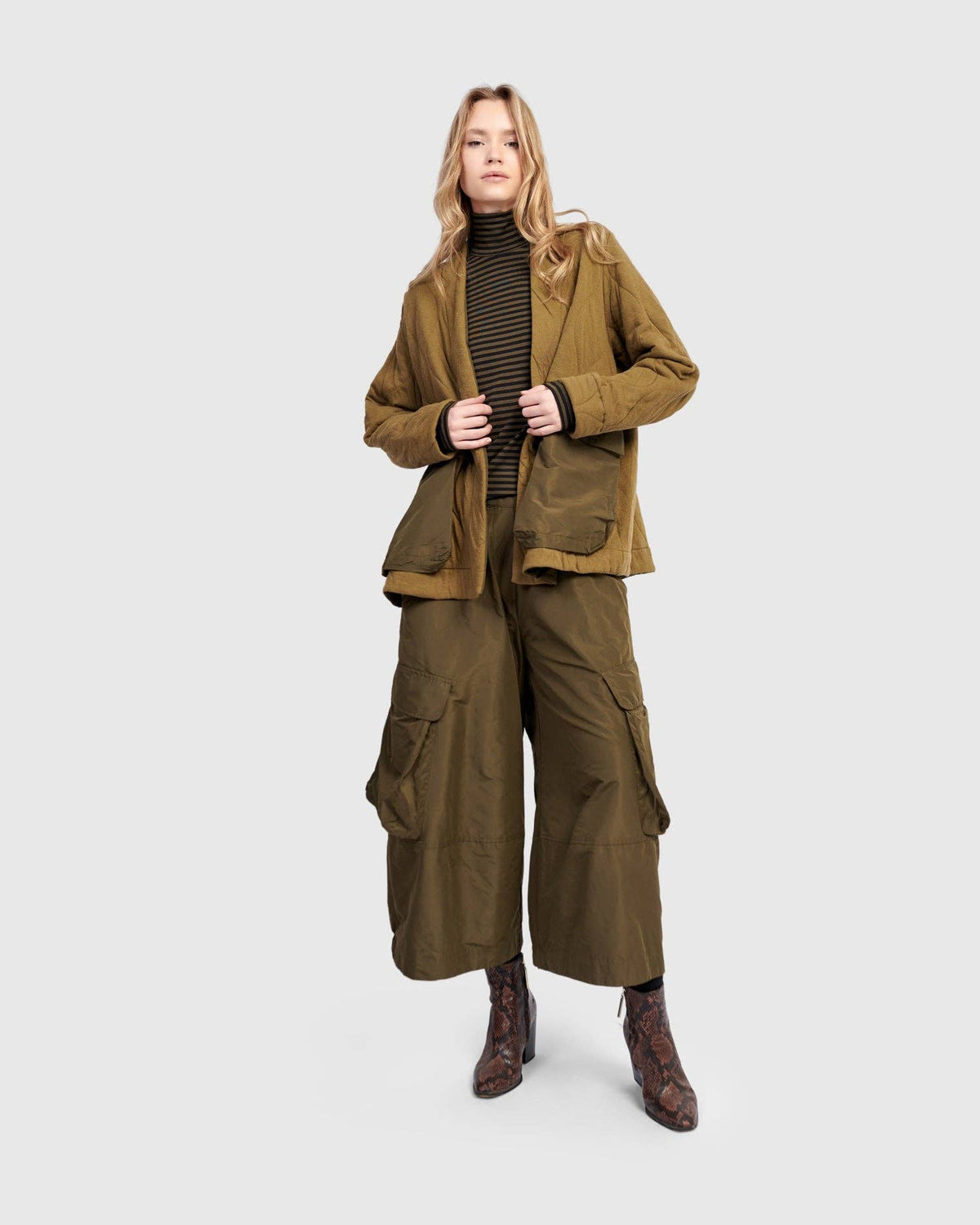 Urban Wide Cargo Pants, Khaki: Khaki / 3 (US 10-12)