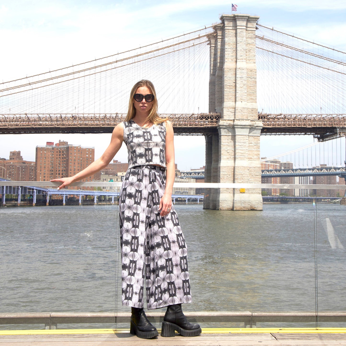 Babs Lightweight Wide Leg Pants - Brooklyn Bridge Print: L