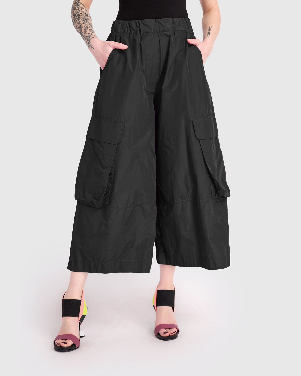 Urban Swish Wide Cargo Pants, Black: BLACK / 4 (US 12-14)