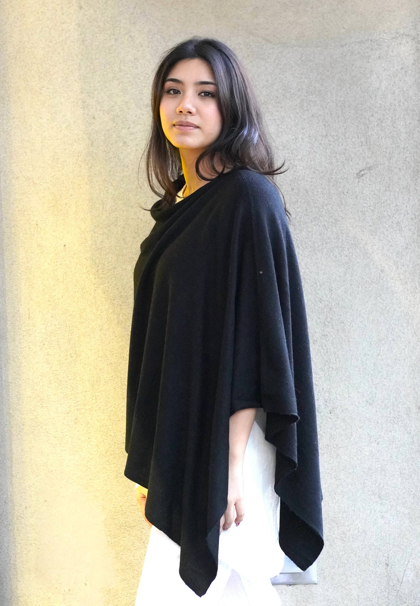 Cashmere Poncho Black