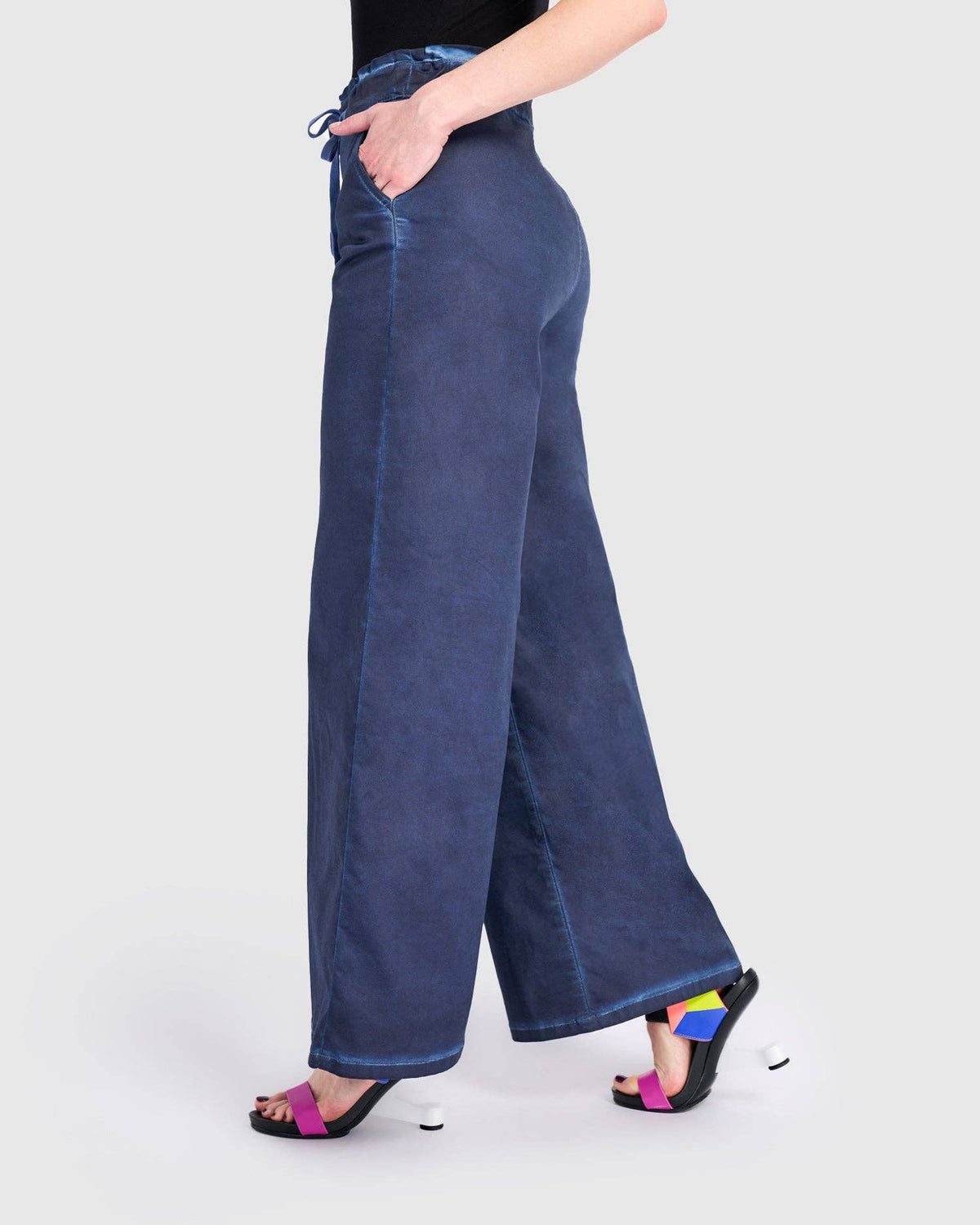 Washed Wide Leg Stretch Jeans, Navy: NAVY / 1 (US 6-8)