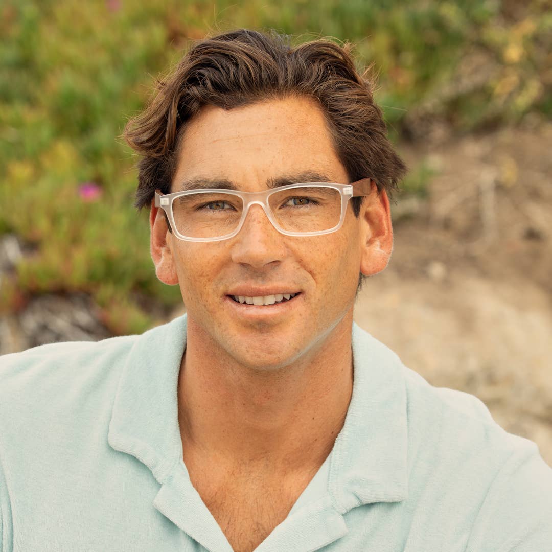 BP20523 -Avalon - Matte Clear / Walnut Wood /Blue Light: 2.00