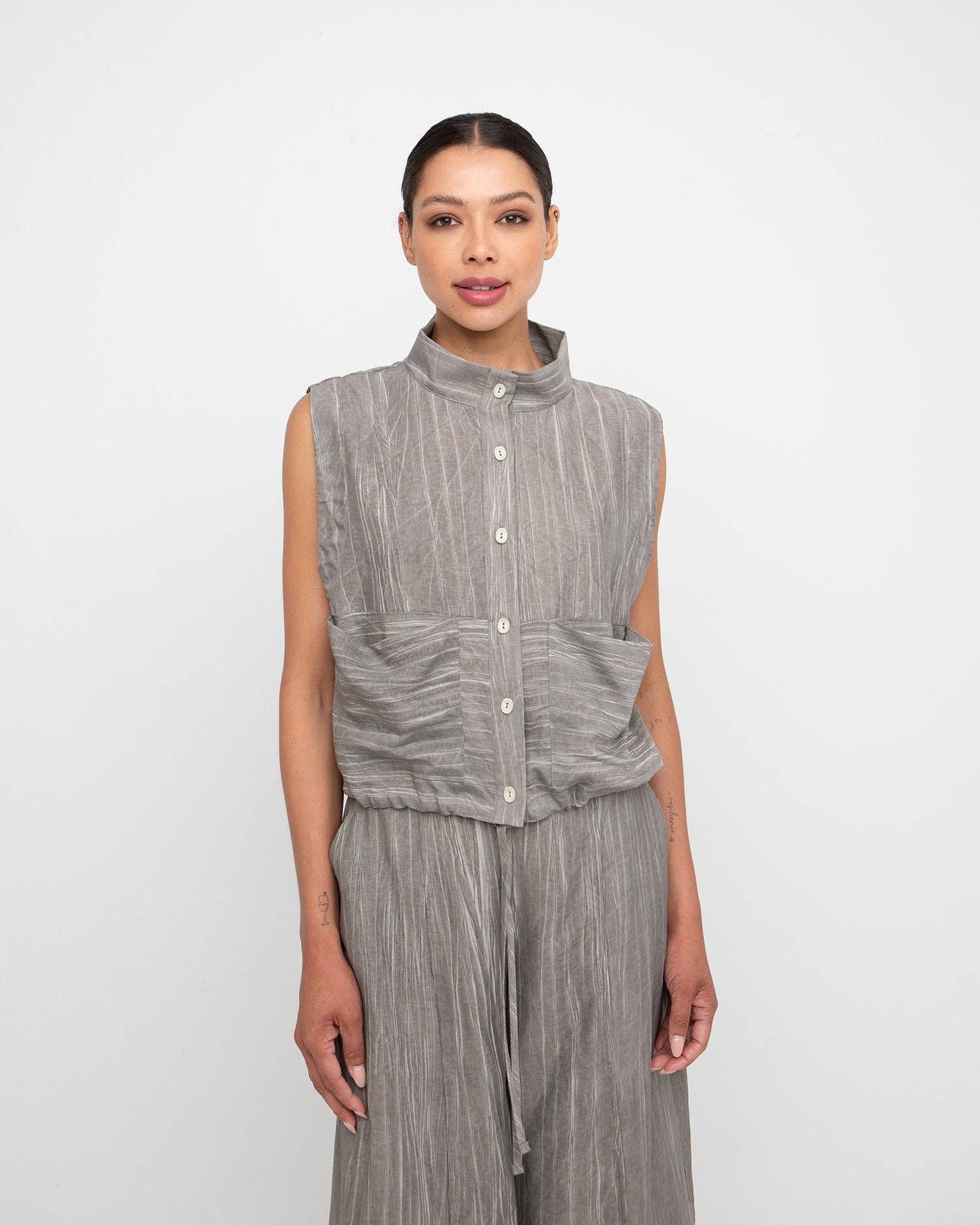 Ozai N Ku Oran Vest, Taupe: Taupe / L (US 10-12)