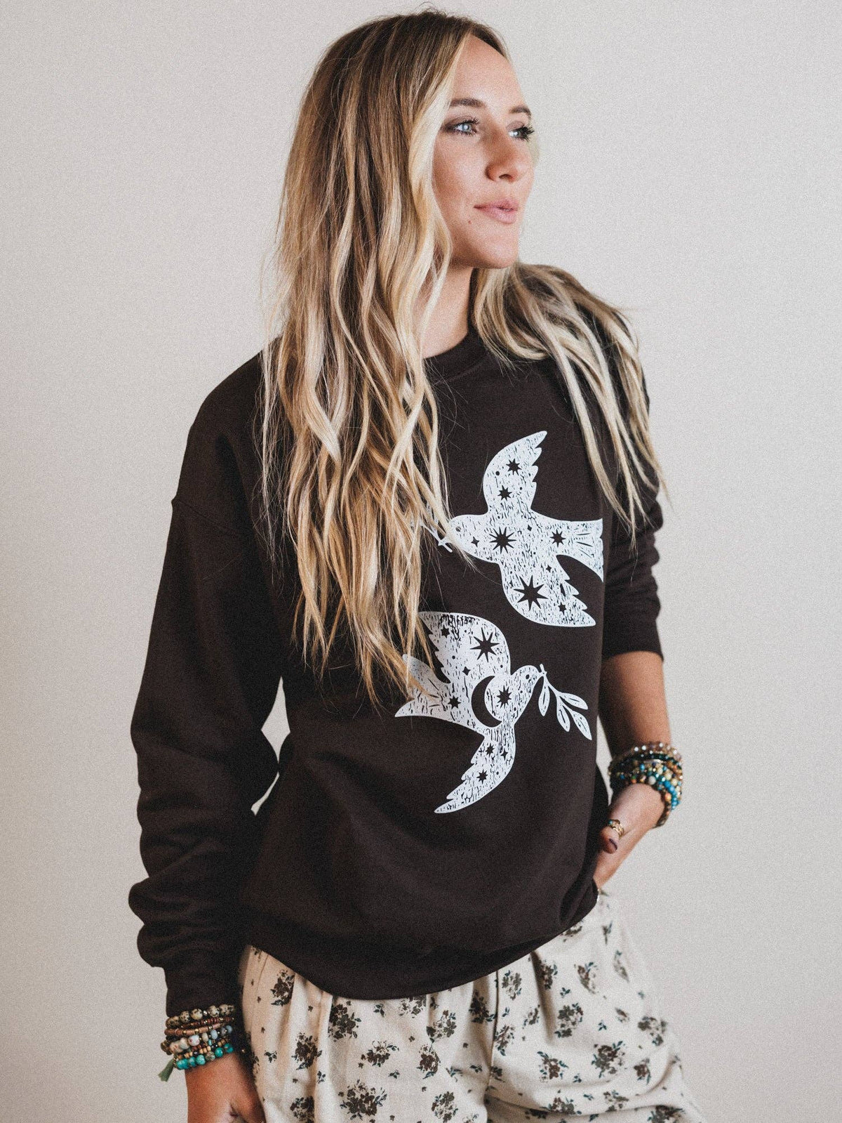 Fly Free Sweatshirt - Dark Chocolate: Dark Chocolate / L/XL