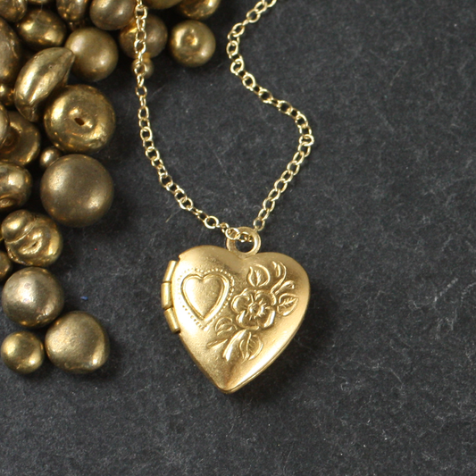 Floral Heart Locket Necklace: 2 sizes! (n-sl0h n-slhs)