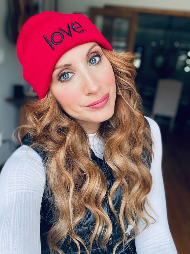 Love. Embroidered Cuffed Knit Beanie (Red)